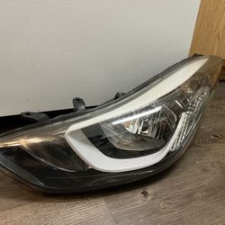 Hyundai Elantra Headlight 