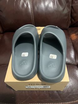 Slide yzy size 10 men