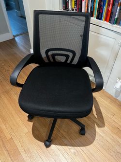 Black ergonomic desk chair