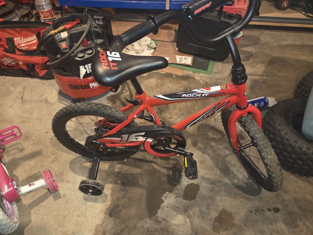 Boys & Girls Bikes Like New