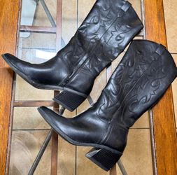 Western woman boots