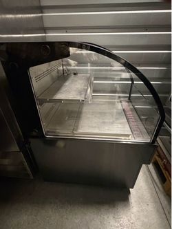 Avantco BHAC-28 28" Black Horizontal Air Curtain Merchandiser - 115V