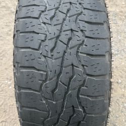 Goodyear 265/70/16  (1) Tire
