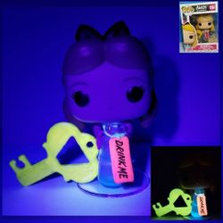 Funko Pop Glow Alice
