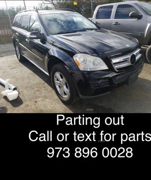 Photo Parting out a 2007 Mercedes gl450 all parts available