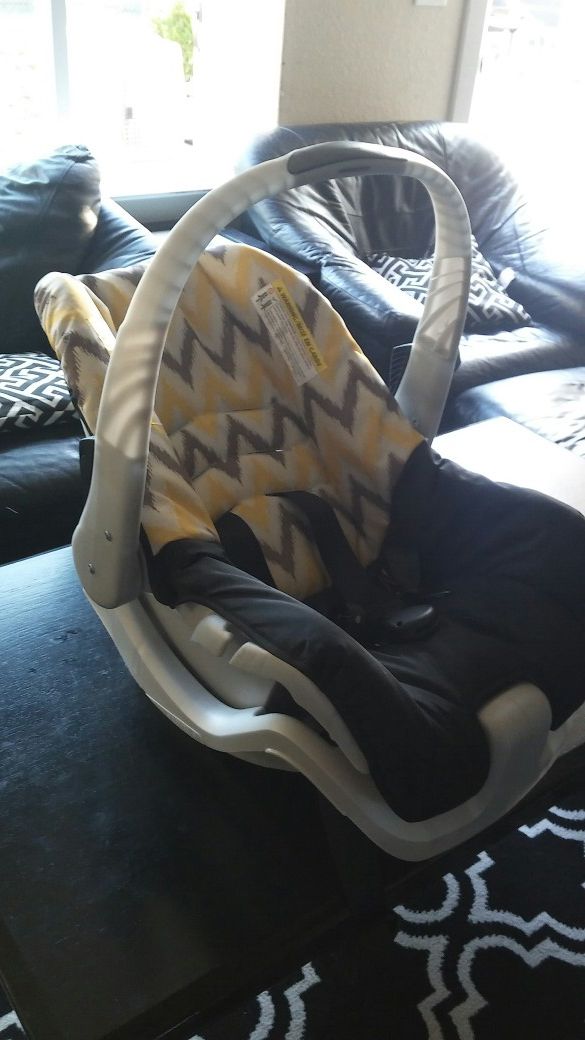 Free Infant car seat with base