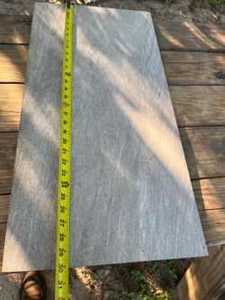 Floor tile