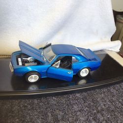 Collectible 1/24 Scale 1967 Camaro