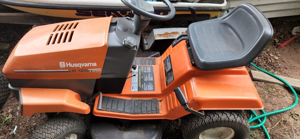 Husqvarna LR125 Tractor