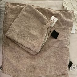 Magaschoni Throw Pillow Covers 