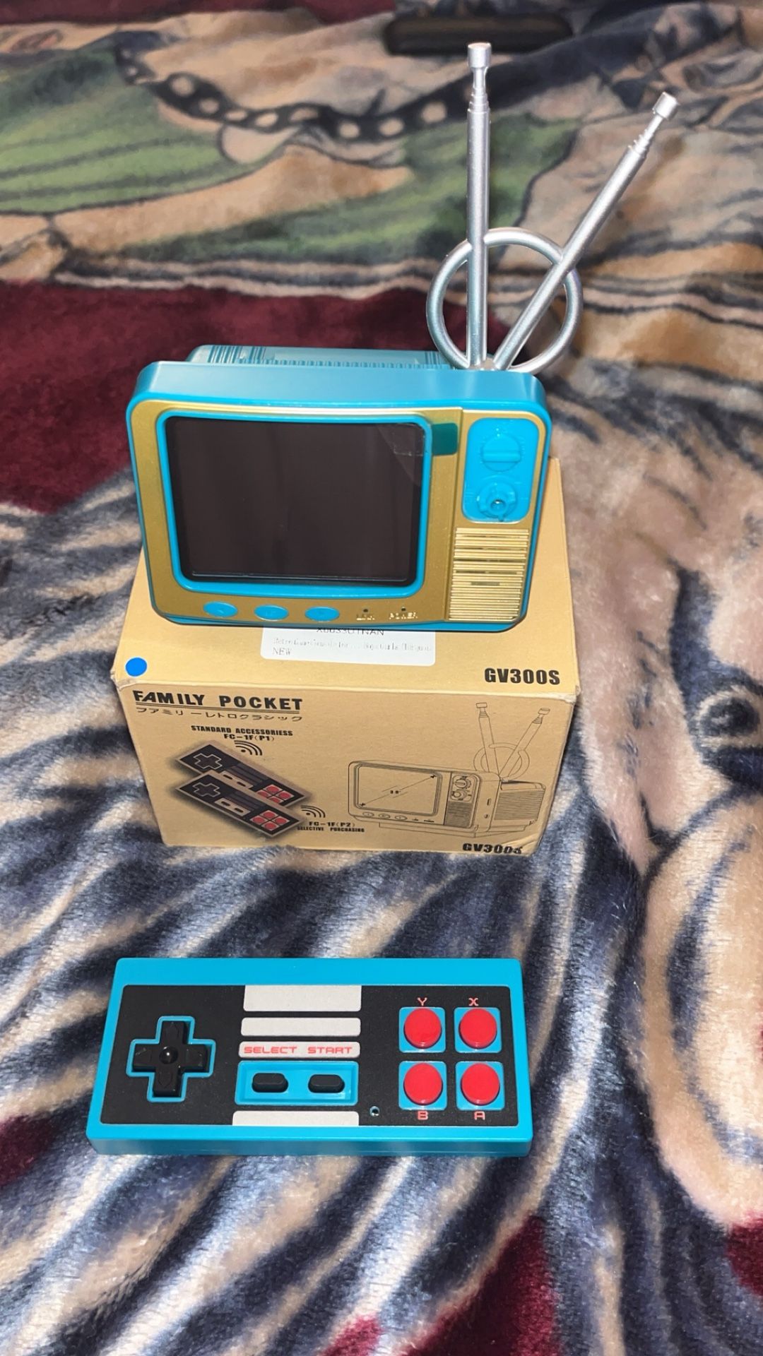 bookshelt retro tv wireless gaming 