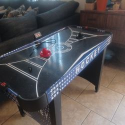 Miniature Air hockey table It works good
