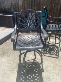 5 wrought iron bar stools