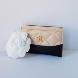 Brand new in box chanel Gabrielle card holder for Sale in Los Altos, CA -  OfferUp