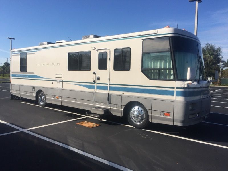 1995 WINNEBAGO LUXOR DIESEL