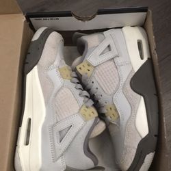 Jordan 4’s Size 3.5 