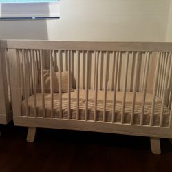 Light Wood Crib / Twin Cribs