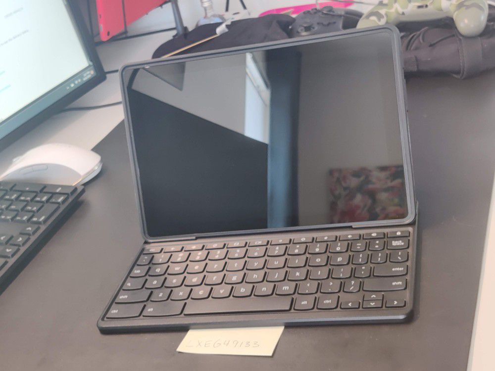 Lenovo 10E Chromebook Tablet + Keyboard Folio