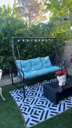 Outdoor swing chair concerts to bed