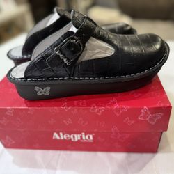 Algeria Clogs