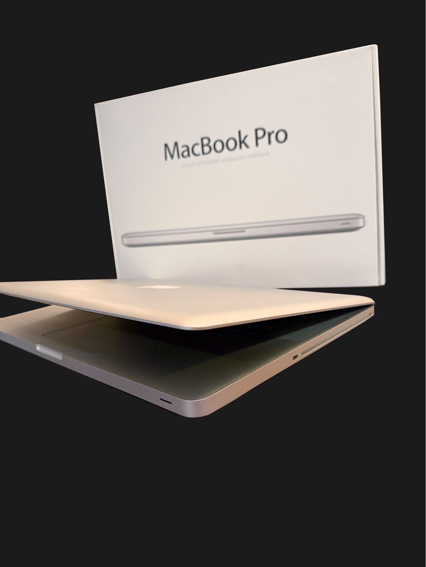 VINTAGE MacBook Pro 15”