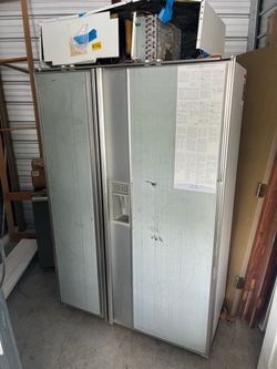 Side-by-Side Refrigerator with Ice Dispenser
