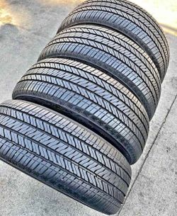 255/65R18 set de llantas Bridgestone 🔥en perfectas  condiciones .. 80%life