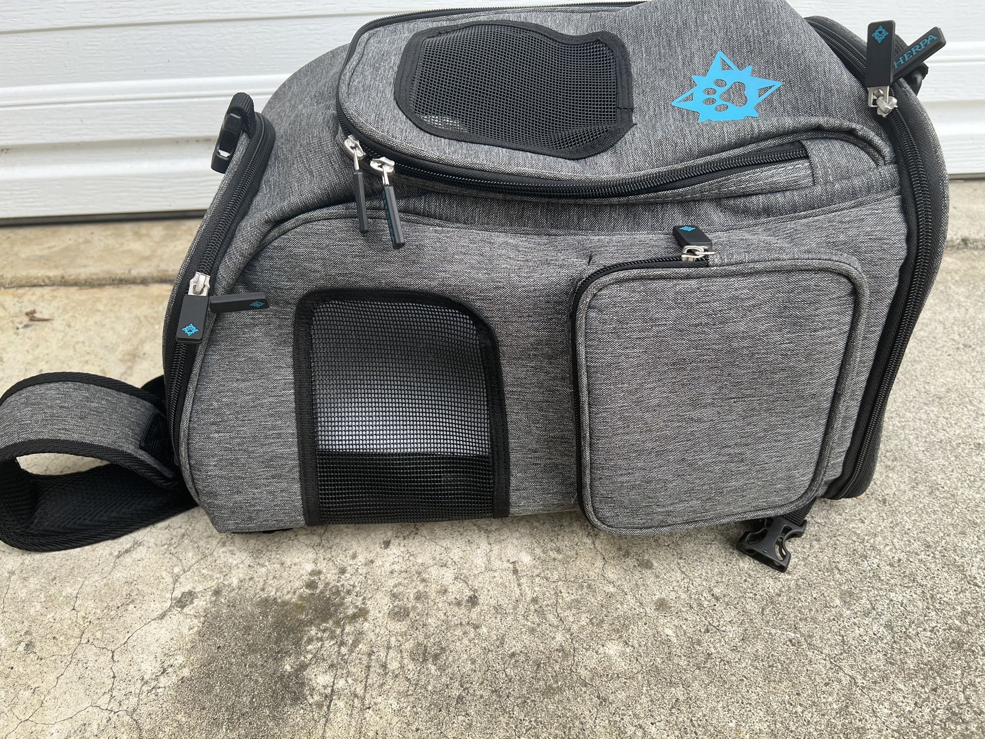 Sherpa 2 in 1 Airline Approved Travel Backpack Cat Or Dog Pet Carrier