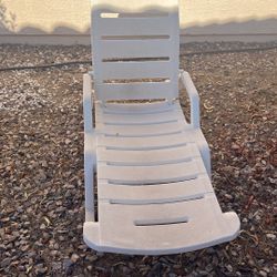 Free Outdoor Lounger And Pots
