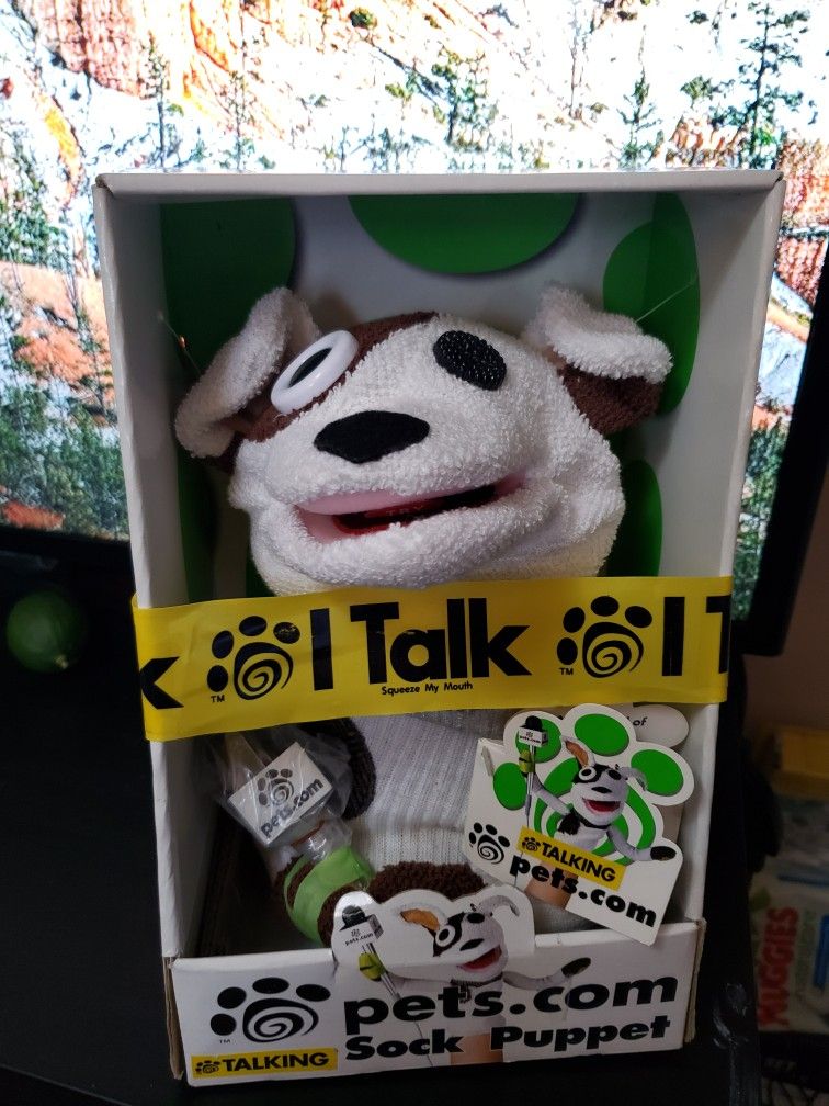 Vinatge Pets. com Sock Puppet Interview Dog with Microphone w/tags