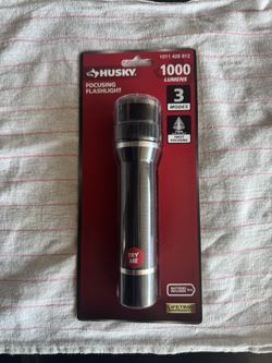 HUSKY 1000 LUMENS FLASHLIGHT