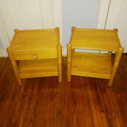 Set Of 2 Solid Pine Night Stands/ End Tables 