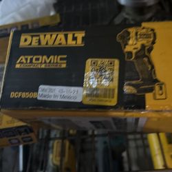 Atomic  Compact  20v / 1/4 “