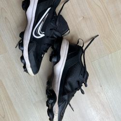 Boys baseball cleats size 6 youth