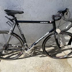 Cannondale R1000 58cm Road Bike
