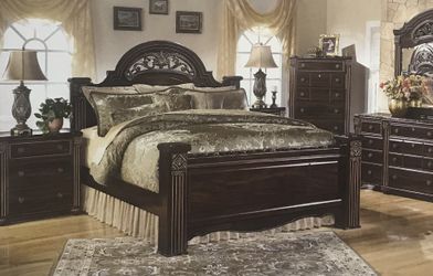 Queen Bedroom Set