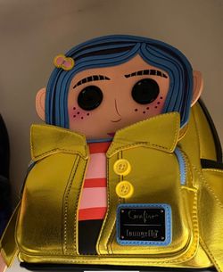 Coraline Lounge fly