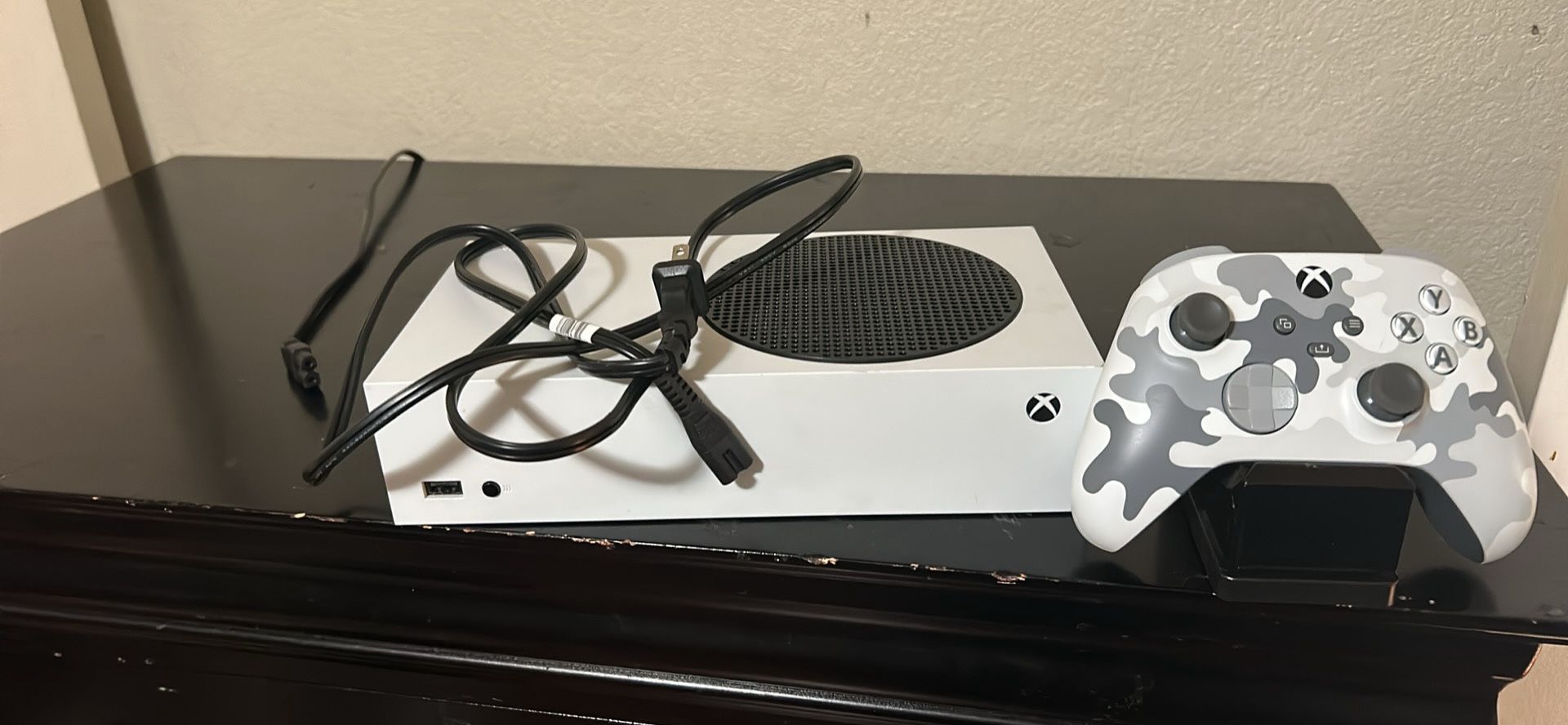 Xbox Series S Still In Great Condition Had It For 3 Moths Everything Works Perfect On It 