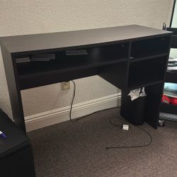 Black Desk