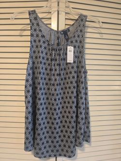 Gap brand ladies size large sleeveless new top only $12