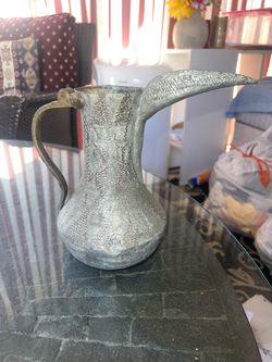 Homsi Shahrura copper dallah coffee pot, possibly Al Salhani, early 18th  century
