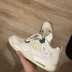 METALLIC GREEN JORDAN 4’s (2004) 