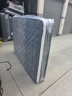 Queen mattress pillow top