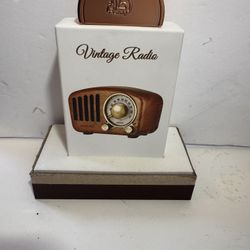 Vintage Radio from the Lattafa Pride collection. It is a 100ml (3.4 fl. oz.) Eau de Parfum. 