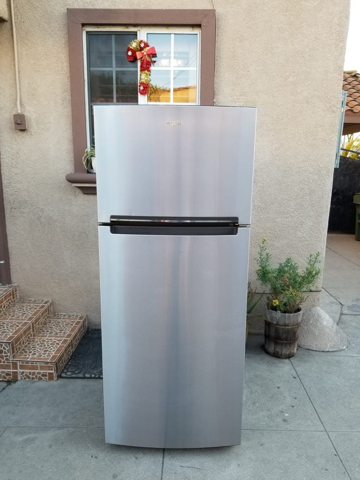 Whirlpool Refrigerator Stainless Steel 18cu Ft 38x29x68👌👍3 MONTHS WARRANTY 