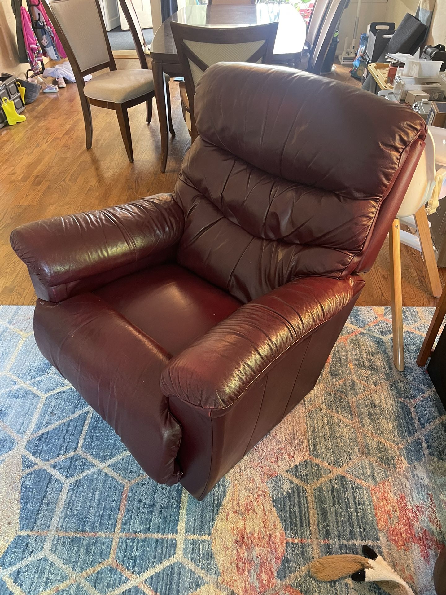 Brown Leather La Z Boy Recliner – $250 FIRM,All Products : American Fashion Style Bags On Sale
