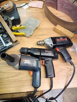 3 electric drills.