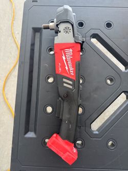 Milwaukee M18 FUEL 2738-20 7” Rotary Polisher – Tool Only