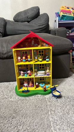 Peppa Pig Deluxe Playhouse with Figures