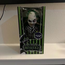 Beetlejuice Mezco Designer Series Mega Scale Talking Beetlejuice